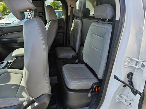 Used 2015 Chevrolet Colorado W/T image 12