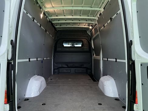 Used 2021 Mercedes-Benz Sprinter 2500 image 27