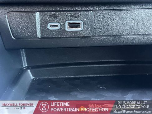 Used 2025 Chevrolet Colorado Trail Boss image 6