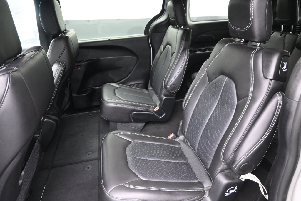Used 2026 Chrysler Pacifica Select FWD image 24