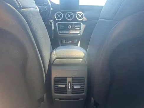 Used 2021 Mercedes-Benz GLA 250 4MATIC image 16