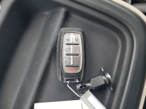 Used 2021 Chrysler Voyager Lxi image 29