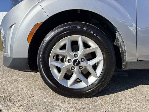 Used 2024 Kia Soul LX w/ Option Group 015 image 19