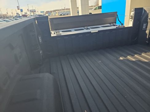 Used 2025 GMC Sierra 1500 SLT w/ SLT Premium Package image 10