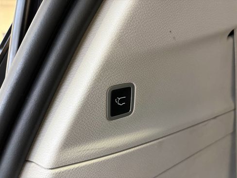 Used 2021 Chrysler Voyager Lxi image 27