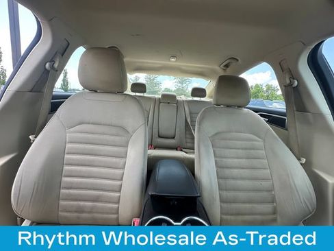 Used 2015 Ford Fusion SE FWD image 27