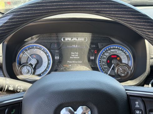 Used 2019 RAM 1500 Limited w/ Advanced Safety Group AWD/4WD image 18