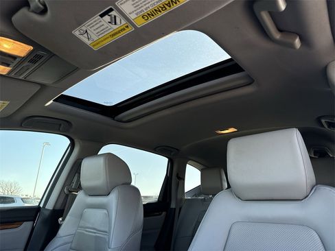 Used 2018 Honda CR-V Touring image 22