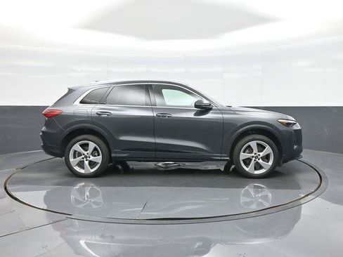 Used 2025 Audi Q5 Premium Plus w/ Premium Plus AWD/4WD image 8