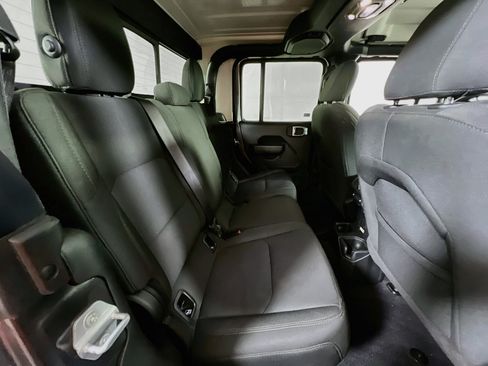 Used 2023 Jeep Gladiator Sport AWD/4WD image 26