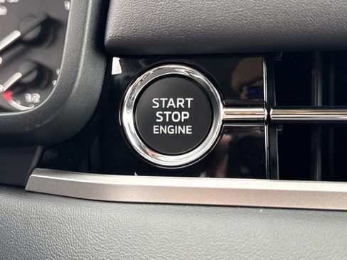 New 2026 Mitsubishi Outlander SE AWD/4WD image 17