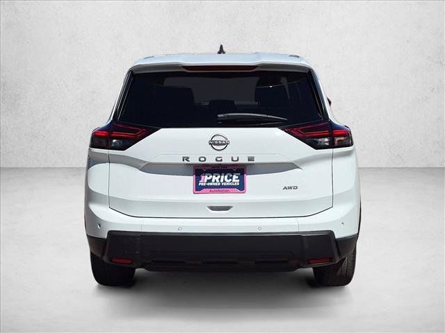 Used 2024 Nissan Rogue S AWD/4WD image 7