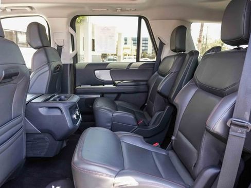 Certified 2025 Ford Expedition Active AWD/4WD image 21