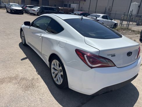 Used 2013 Hyundai Genesis 2.0T RWD image 5