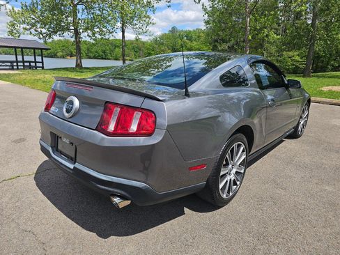 Used 2010 Ford Mustang GT RWD image 6