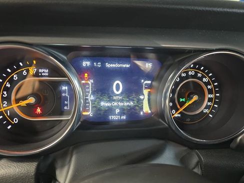 Used 2023 Jeep Gladiator Sport image 22