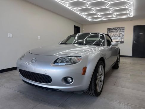Used 2008 MAZDA MX-5 Miata Touring image 3