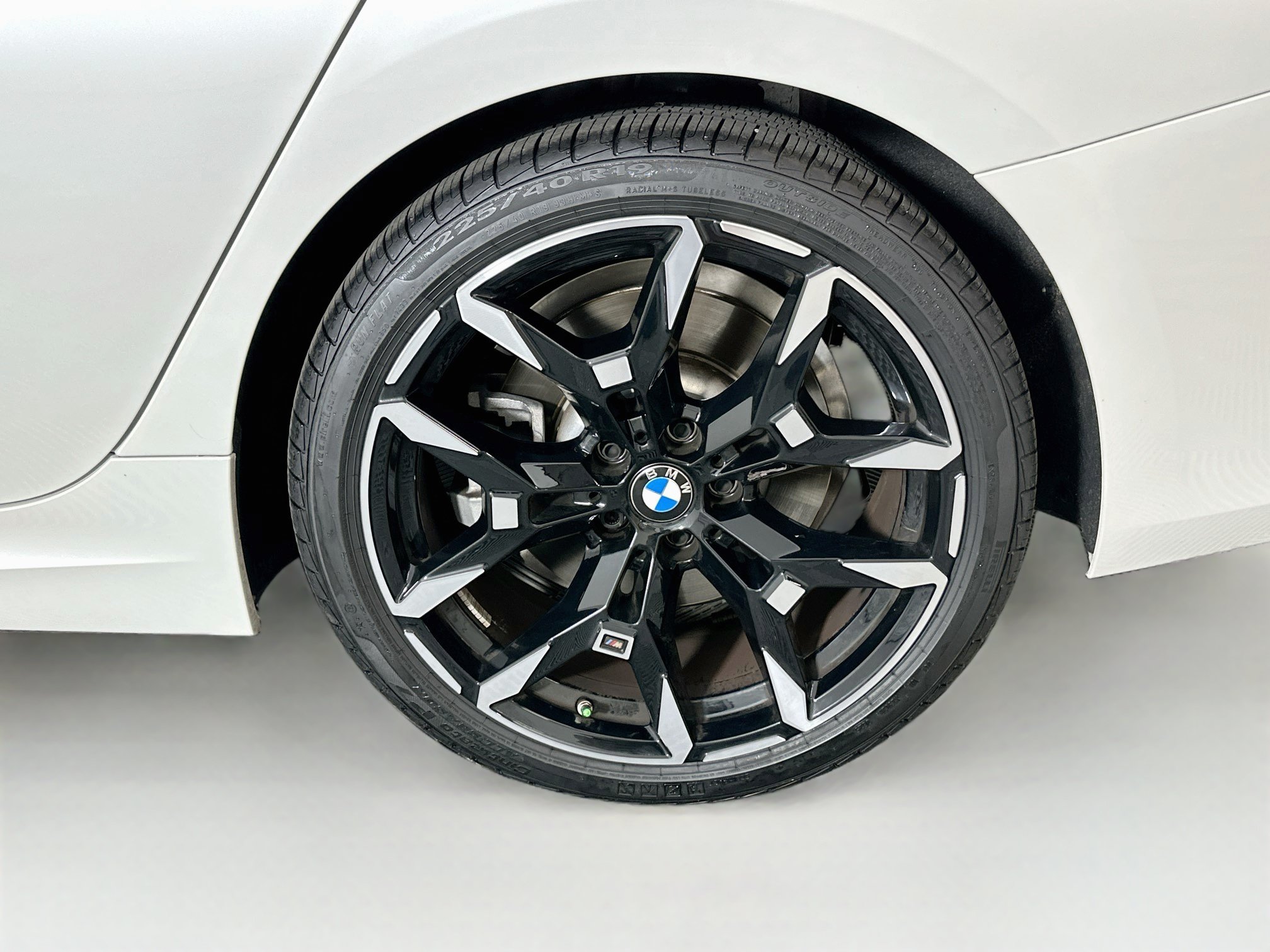 Used 2025 BMW 330i xDrive Sedan w/ M Sport Package AWD/4WD image 11