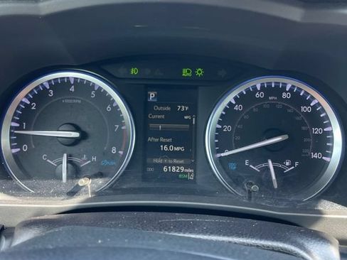 Used 2019 Toyota Highlander XLE AWD/4WD image 24