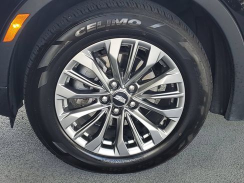 Used 2025 Cadillac XT4 Premium Luxury FWD image 5