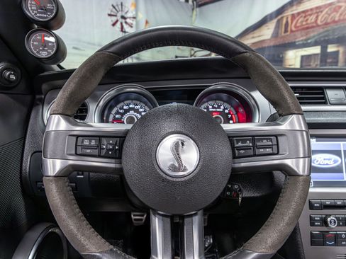 Used 2013 Ford Mustang Shelby GT500 image 15