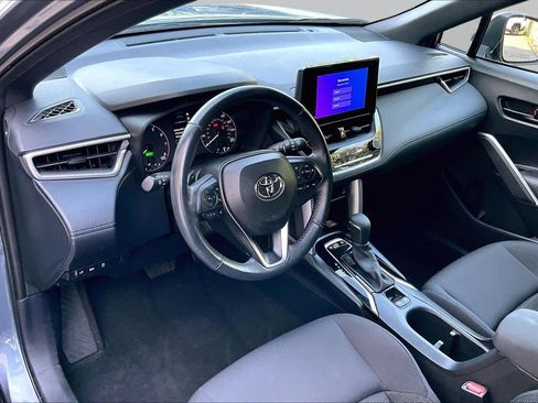 Used 2023 Toyota Corolla Cross AWD Hybrid image 17