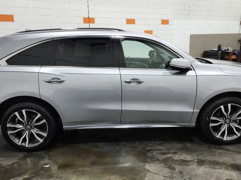 Used 2020 Acura MDX SH-AWD w/ Advance Package image 19