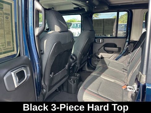 Used 2025 Jeep Wrangler Unlimited Rubicon AWD/4WD image 32