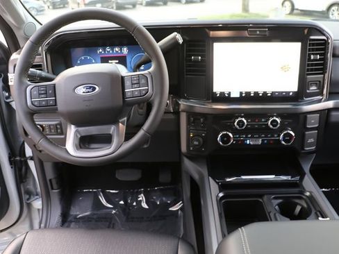 New 2026 Ford F250 Lariat w/ Black Appearance Package AWD/4WD image 19