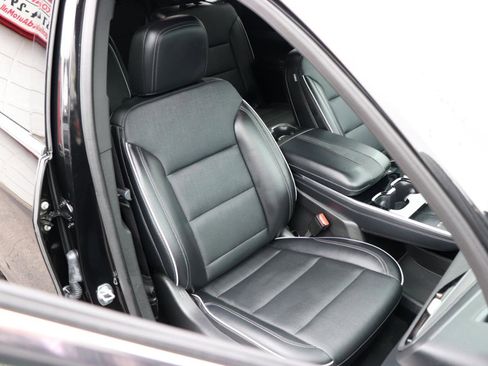 Used 2025 Buick Enclave Preferred image 16