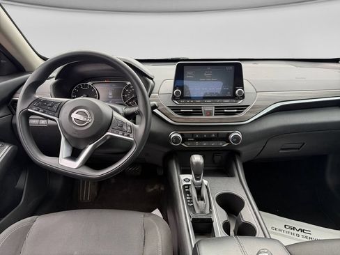 Used 2025 Nissan Altima 2.5 SV FWD image 23