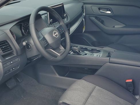Used 2026 Nissan Rogue SV FWD image 10