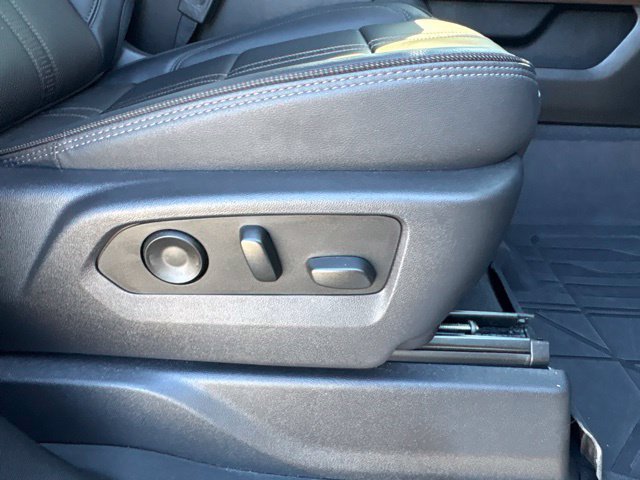 Used 2024 Chevrolet Silverado 2500 High Country w/ High Country Premium Package AWD/4WD image 22