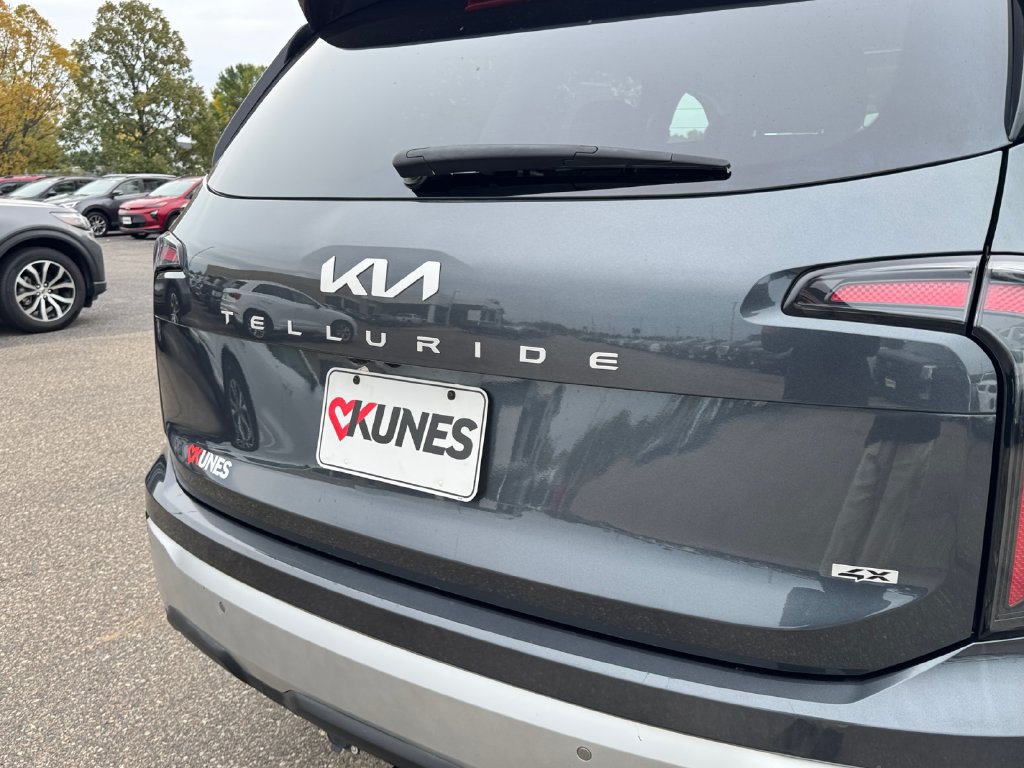 Used 2024 Kia Telluride EX w/ EX Captain's Chair Package AWD/4WD image 39