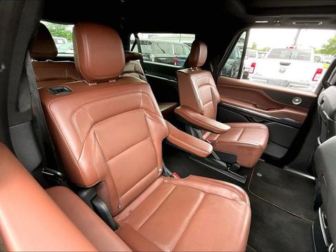 Used 2025 Lincoln Navigator L Reserve AWD/4WD image 26