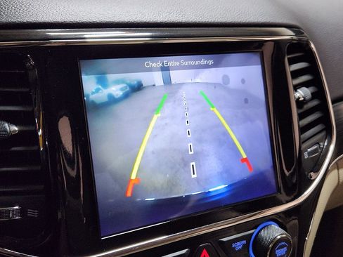 Used 2019 Jeep Grand Cherokee Limited image 38