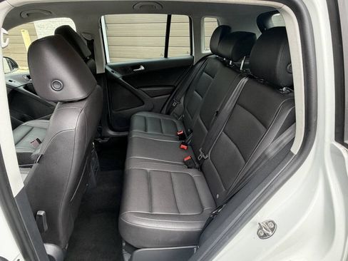 Used 2017 Volkswagen Tiguan S FWD image 19