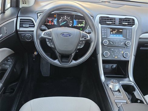 Used 2018 Ford Fusion S image 10