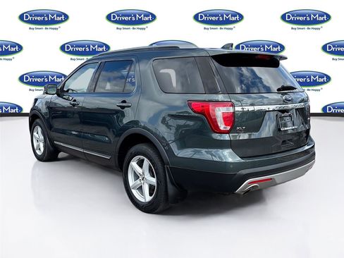 Used 2016 Ford Explorer XLT w/ Equipment Group 202A image 5