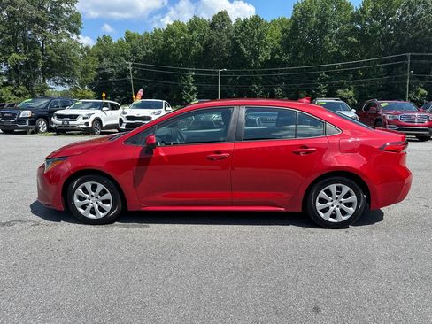 Used 2021 Toyota Corolla LE image 4