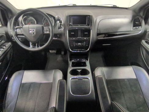 Certified 2018 Dodge Grand Caravan SXT w/ Driver Convenience Group image 16