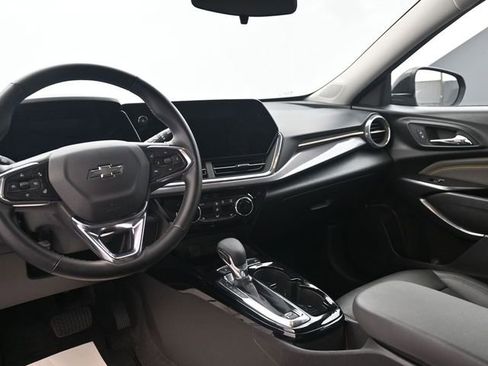 Used 2024 Chevrolet Trax ACTIV w/ Driver Confidence Package image 24