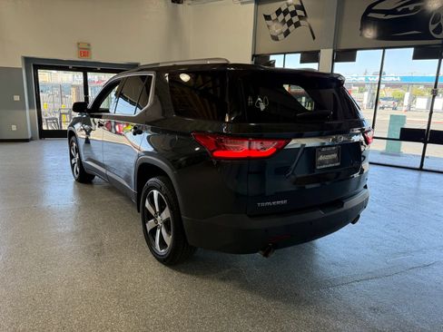 Used 2018 Chevrolet Traverse LT FWD image 5
