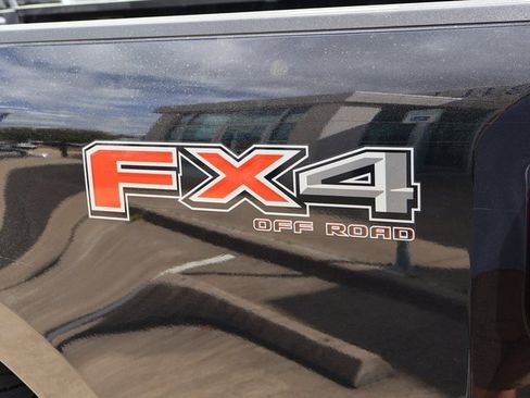 Certified 2023 Ford F250 Lariat w/ Sport Appearance Package image 32