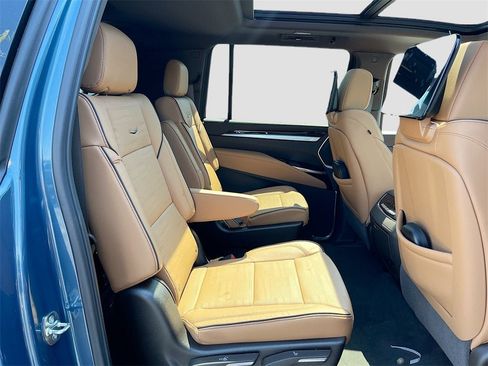 New 2025 Cadillac Escalade ESV Premium Luxury w/ Touring Package image 31