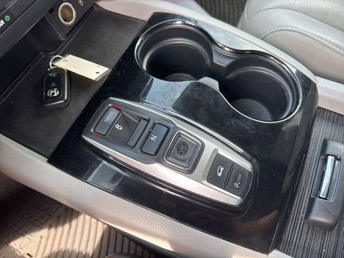 Used 2016 Honda Pilot Touring image 24