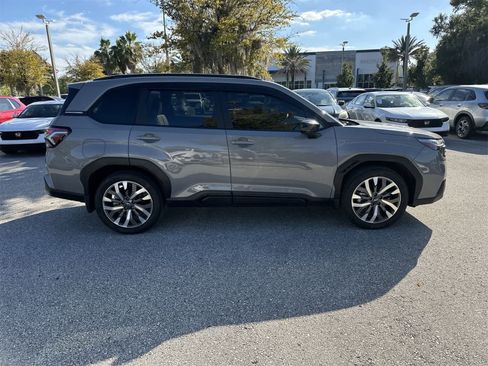 Used 2025 Subaru Forester Touring image 7