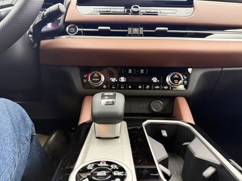 New 2026 Mitsubishi Outlander SEL image 22