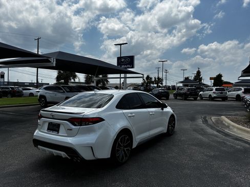 Used 2020 Toyota Corolla XSE FWD image 10