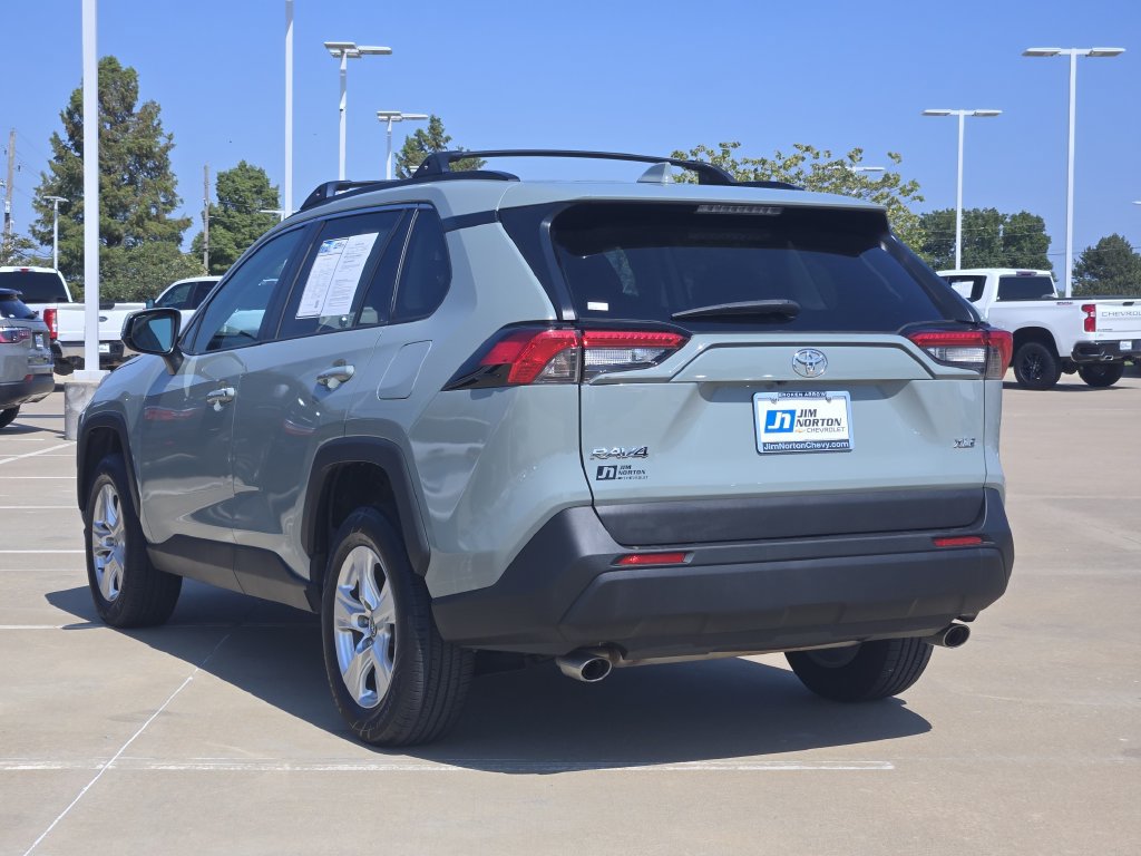 Used 2020 Toyota RAV4 XLE FWD image 5